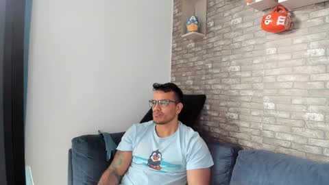 Snapshot of philipe_inzagui chatting on October 2025 09:27:02 PM Philipe online show from October 2025 09:27:02 PM