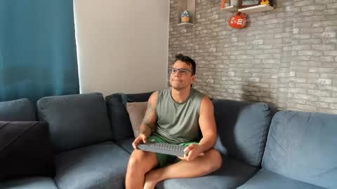 Snapshot of philipe_inzagui chatting on October 2025 08:57:01 PM Philipe online show from October 2025 08:57:01 PM