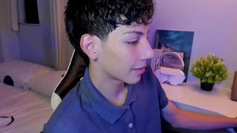 Phil.   INDEPENDENT MODEL online show from October 2025 05:41:02 AM