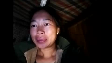 phuong_vietnam online show from April 2026 11:57:02 PM