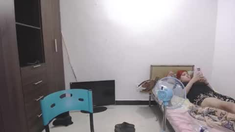 izzy online show from March 2026 04:18:01 AM