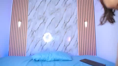 piagelvez_ online show from October 2025 01:55:02 PM