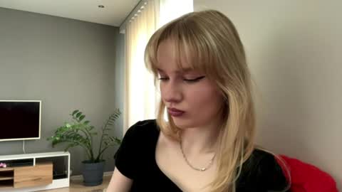 Kristie online show from June 2026 11:40:02 PM