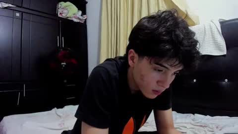 Snapshot of picaszomilos350 chatting on February 2026 04:18:02 AM picaszomilos350 online show from February 2026 04:18:02 AM