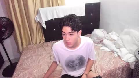 Snapshot of picaszomilos350 chatting on February 2026 05:25:01 AM picaszomilos350 online show from February 2026 05:25:01 AM