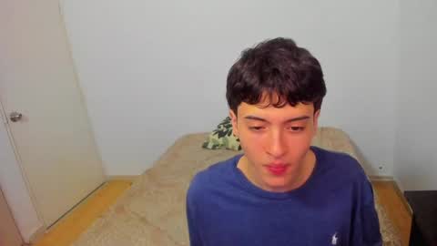 Snapshot of picaszomilos350 chatting on March 2026 05:18:01 AM picaszomilos350 online show from March 2026 05:18:01 AM