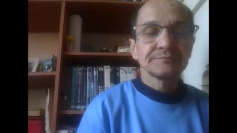 Snapshot of pichoun71 chatting on March 2025 07:08:02 AM pichoun71 online show from March 2025 07:08:02 AM