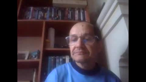 Snapshot of pichoun71 chatting on March 2025 07:01:02 AM pichoun71 online show from March 2025 07:01:02 AM