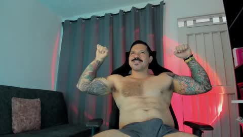 Pierre online show from November 2025 08:05:01 PM