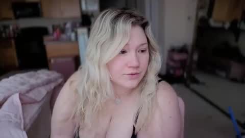 Piggy Rose online show from March 2026 05:39:01 PM