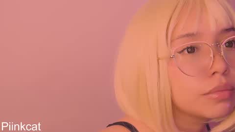 Snapshot of piinkcat chatting on March 2025 08:32:02 AM Emi online show from March 2025 08:32:02 AM