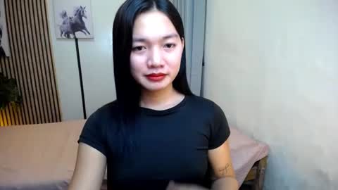 Shenna online show from November 2025 05:12:02 PM