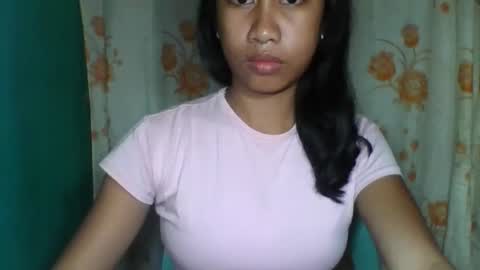 Snapshot of pinayxx_angel chatting on January 2026 04:01:01 PM pinayxx_angel online show from January 2026 04:01:01 PM