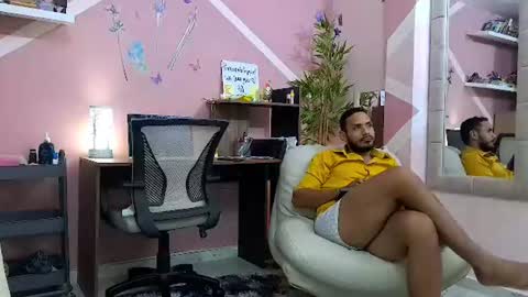pineappleflipped online show from July 2026 02:03:01 AM