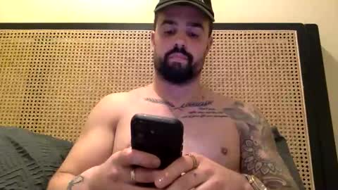 pineappleice26 online show from December 2025 06:46:02 PM