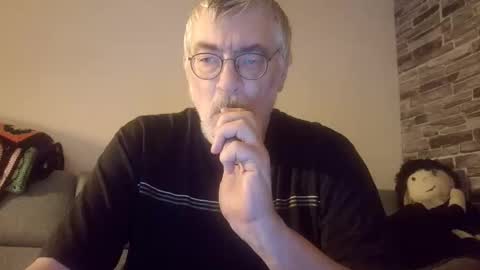 Michael online show from December 2025 07:31:02 PM