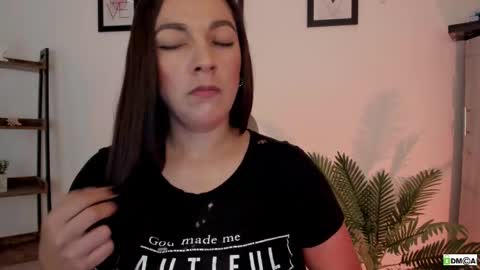 Snapshot of pink_kitten_ chatting on February 2026 02:29:02 PM Eli online show from February 2026 02:29:02 PM