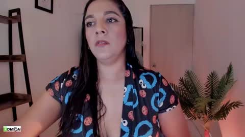 Snapshot of pink_kitten_ chatting on June 2026 02:52:01 PM Eli online show from June 2026 02:52:01 PM