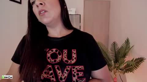 Snapshot of pink_kitten_ chatting on June 2026 03:38:02 PM Eli online show from June 2026 03:38:02 PM