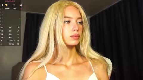 Snapshot of pink_princess_k chatting on October 2025 05:37:02 PM Kate online show from October 2025 05:37:02 PM