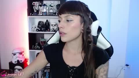 Emily online show from November 2025 07:35:02 PM