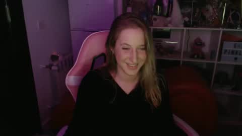 Snapshot of pinkladyx2 chatting on January 2025 10:13:01 PM pinkladyx2 online show from January 2025 10:13:01 PM