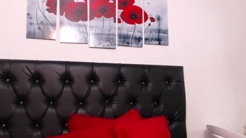 pinky_f00x online show from October 2025 01:25:01 AM