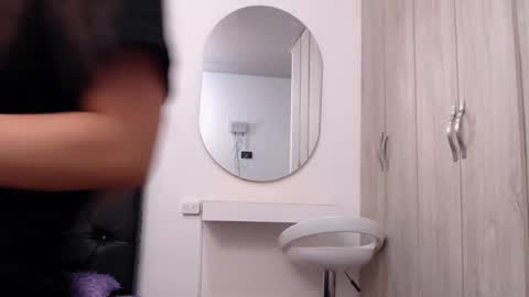 pinky_f00x online show from November 2025 08:08:01 PM