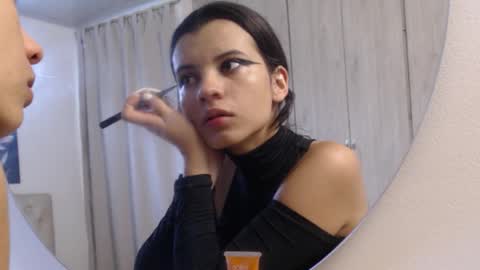 pinky_f00x online show from December 2025 07:43:01 PM