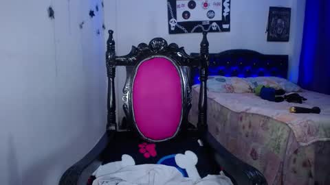 Snapshot of pinky_pinky_ chatting on December 2024 02:09:02 AM VIOLETA LOPEZ online show from December 2024 02:09:02 AM