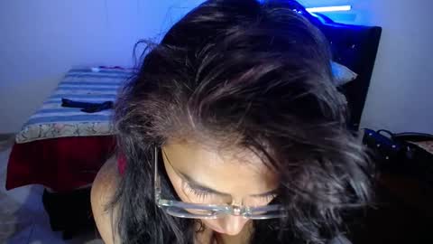 Snapshot of pinky_pinky_ chatting on January 2025 01:15:01 AM VIOLETA LOPEZ online show from January 2025 01:15:01 AM