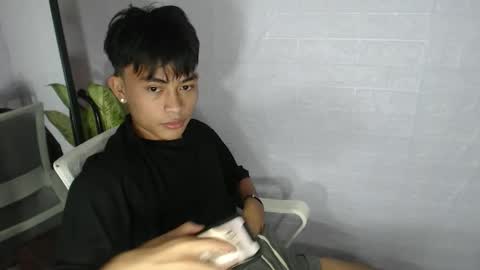 Snapshot of pinoy_palautogxxx chatting on February 2026 04:47:02 PM pinoy_palautogxxx online show from February 2026 04:47:02 PM