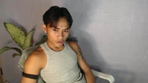 Snapshot of pinoy_palautogxxx chatting on April 2026 08:03:02 PM pinoy_palautogxxx online show from April 2026 08:03:02 PM