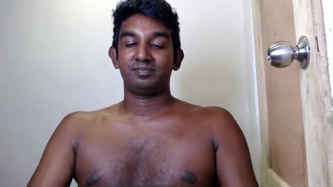 rayvienn online show from August 2026 11:58:02 PM