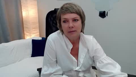 Bella online show from September 2025 04:47:01 AM