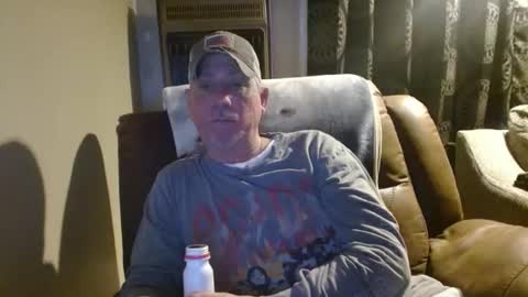 Snapshot of pirate334 chatting on March 2026 01:45:02 AM pirate334 online show from March 2026 01:45:02 AM