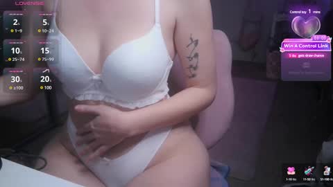 Snapshot of pixiebunnie_x chatting on February 2025 12:16:01 AM Pixie online show from February 2025 12:16:01 AM