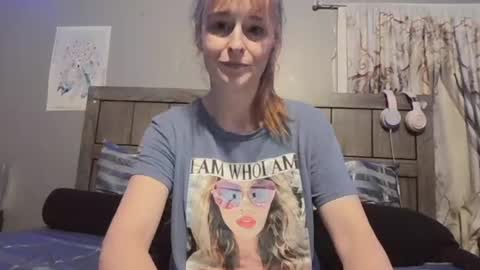 Snapshot of pizzedwife chatting on July 2026 03:33:02 AM pizzedwife online show from July 2026 03:33:02 AM