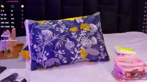 Snapshot of playfulcurvymommy chatting on September 2025 07:41:02 PM Scarlett online show from September 2025 07:41:02 PM