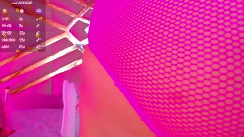 Snapshot of playfulcurvymommy chatting on October 2025 11:16:01 PM Scarlett online show from October 2025 11:16:01 PM