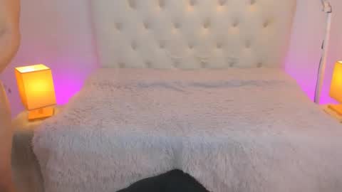 jen online show from December 2024 09:10:01 AM