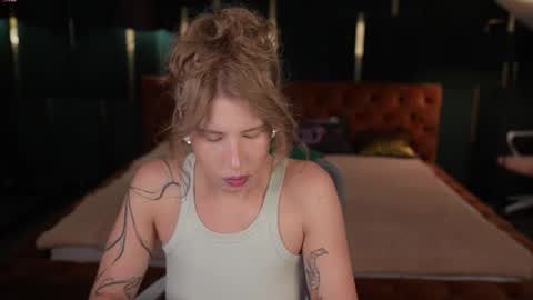 Lana online show from September 2025 07:10:02 AM