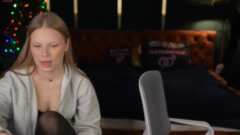 Lana online show from December 2025 11:27:02 AM