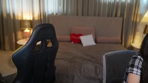 Lana online show from April 2026 11:06:01 AM