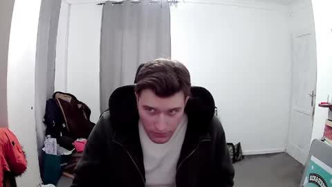 plkrisztian online show from April 2026 01:53:01 PM