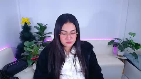 Ploysai online show from November 2025 07:44:01 AM