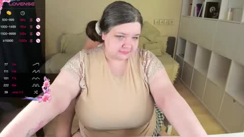 Snapshot of plum_pie__ chatting on November 2025 01:22:02 PM Alice online show from November 2025 01:22:02 PM