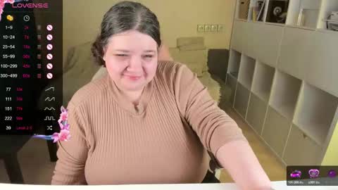 Snapshot of plum_pie__ chatting on December 2025 04:08:01 AM Alice online show from December 2025 04:08:01 AM