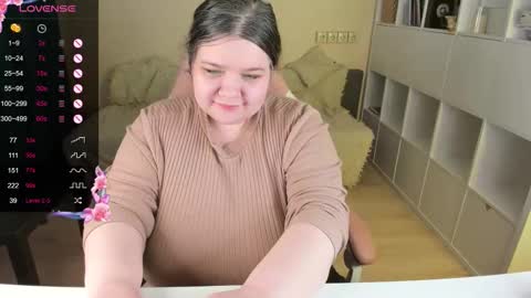 Snapshot of plum_pie__ chatting on January 2026 04:39:02 AM Alice online show from January 2026 04:39:02 AM