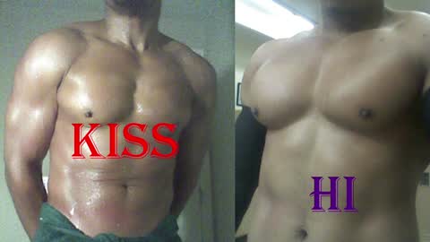 StraightPlush online show from April 2026 10:40:02 PM